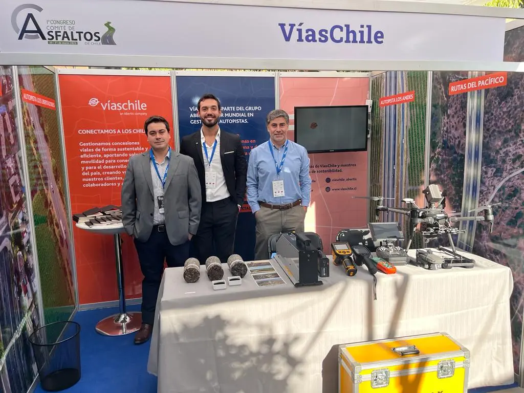 VíasChile participa del primer congreso del comité de asfaltos Chile